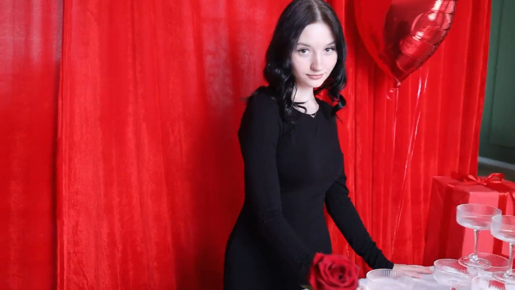 AlisaStar-webcam-video-1-Lady-in-black.mp4