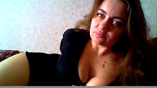 webcam-bisexuele-rijpe-vrouw-MelissaDesire-Cup-D-1729279202492.mp4