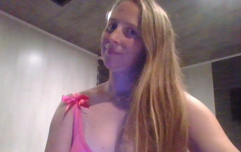 webcam-rijpe-vrouw-SarahRoosen-1702998148363.mp4